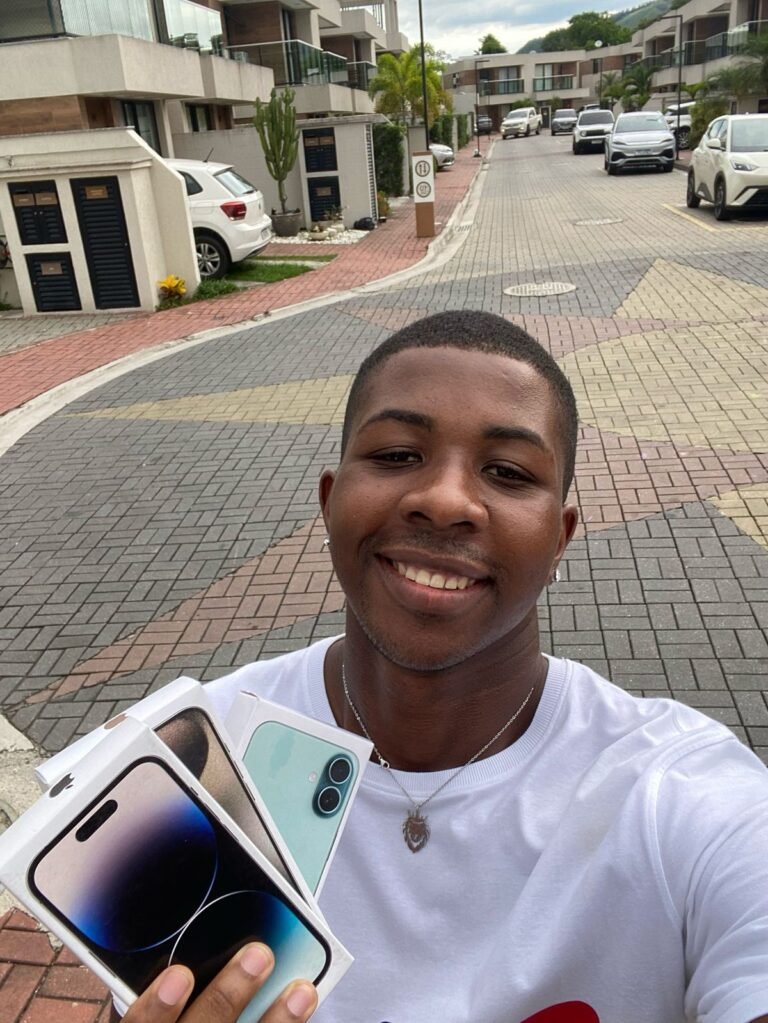 JOIN IN AND WIN A BRAND-NEW IPHONE WITH MARLON CARVALHO!