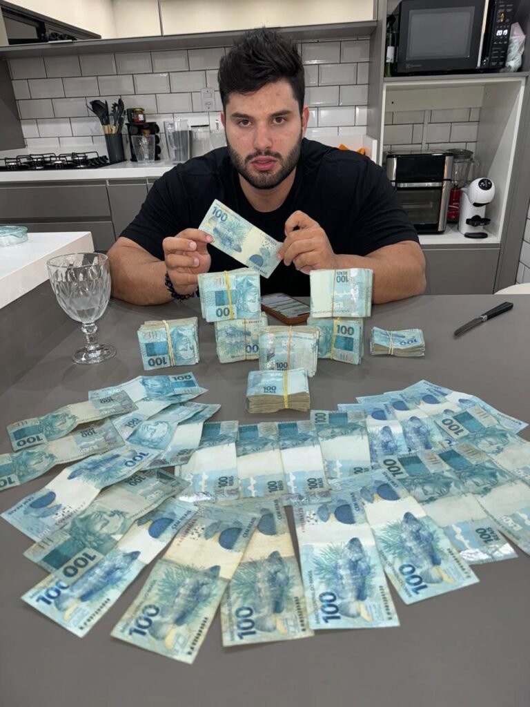 MANDE SUA CARTINHA DE NATAL PARA O RENAN FALCON E REALIZE SEUS DESEJOS