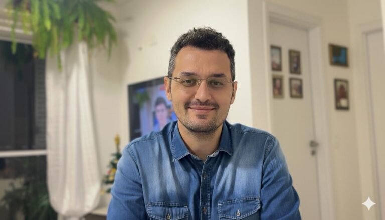 JOIN IN AND WIN A BRAND-NEW IPHONE WITH RODRIGO TOREL!