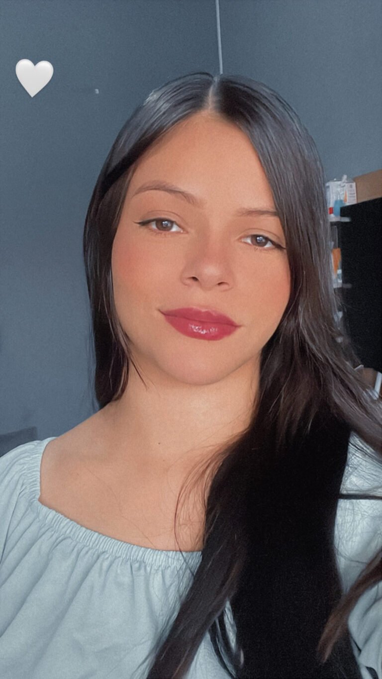 WIN A THOUSAND REAIS IN SHOPPING VOUCHERS WITH THALIA VIEIRA!